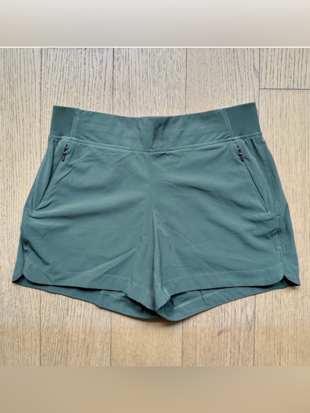 CALLA Anywhere Green Shorts  NWT - Size S